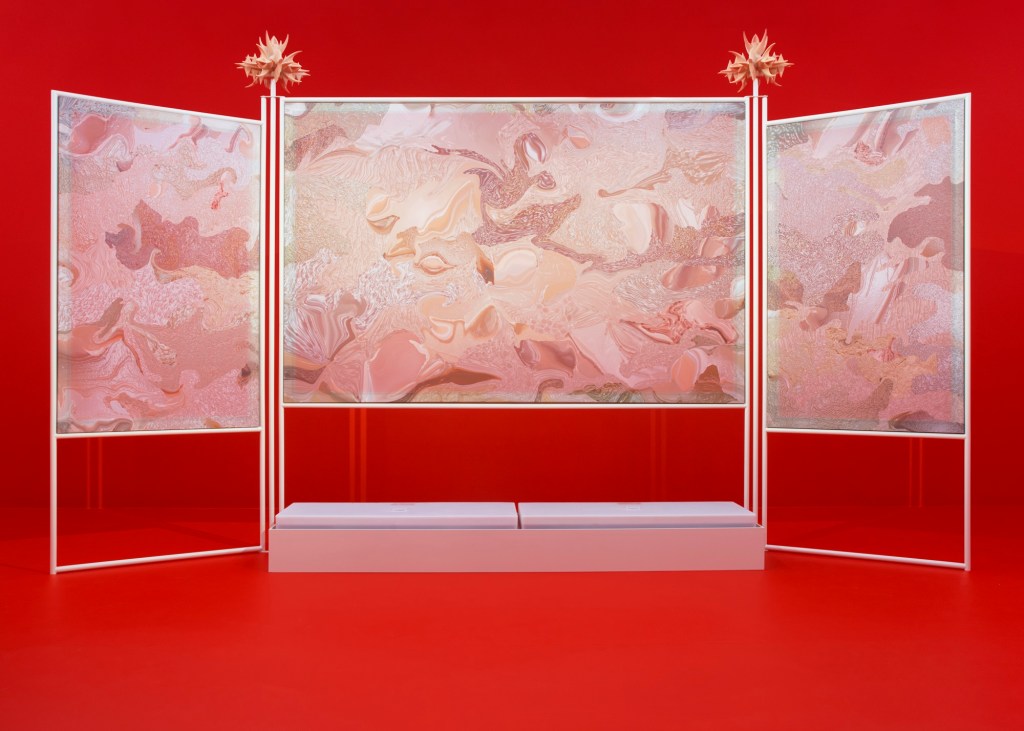 Marguerite Humeau, Digital Desert (I), Anti-human camouflage designed for contemporary sphinxes (such as drones) to hide themselves from the human eye, 2017. Courtesy the artist and Clearing New York / Brussels. Image credit Julia Andréone